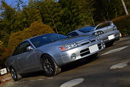 古民家カフェ郷里の駐車場にて2