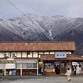 雪景色と綿内駅