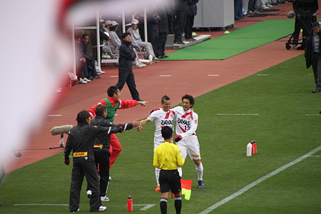 025 前半2分に失点するも1分後に同点ゴールを決めたマルシオ