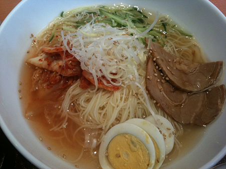 白い冷麺　＠ガスト