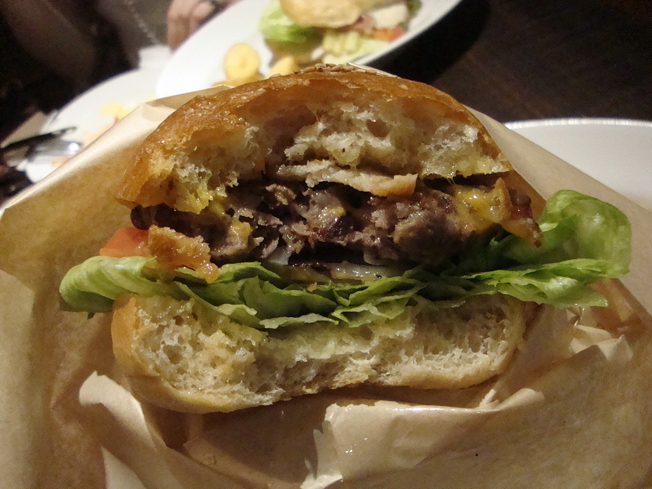 Sun2Diner,バーガーの断面