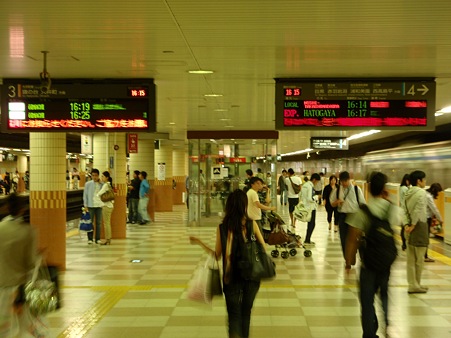 大岡山駅 上りホーム 発車標 (2011)