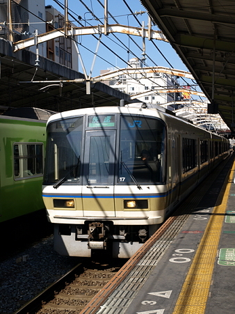 221系(今宮駅)