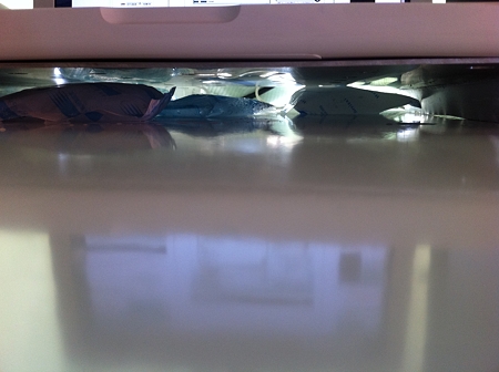 PCの下にアレ