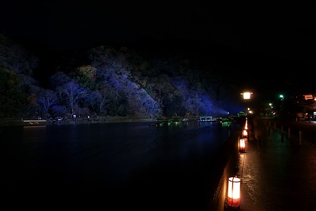 嵐山霊光・灯路
