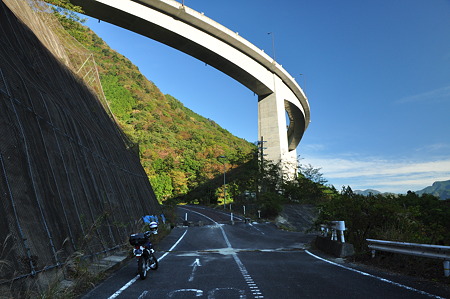 国道169号線・伯母谷ループ橋旧道