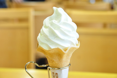 安富牧場のこだわりミルクソフト (山陽道【上り】・吉備SA)