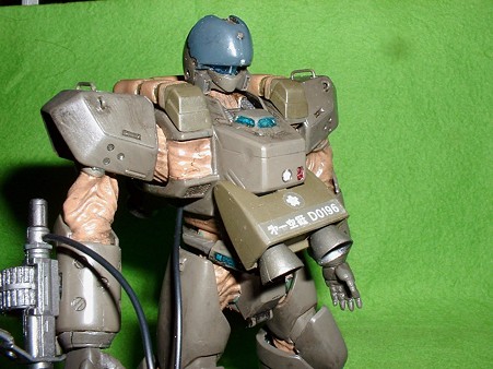 バンダイ プラモデル「ヘルダイバー」に付属パラシュートザックを装着 斜め前より Doburoku-TAO